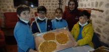 Çocuklar ‘katıklı ekmek atölyesinde’ hünerlerini sergiledi