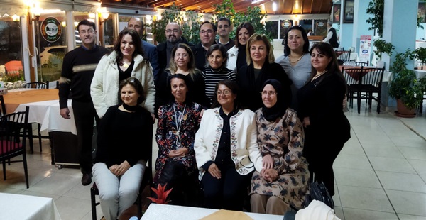 Mezunlar, öğretmenleriyle 40 yıl sonra buluştu