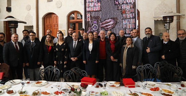 Hataylı basın mensupları kahvaltıda buluştu