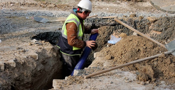 122 km içme suyu şebekesi yenilendi