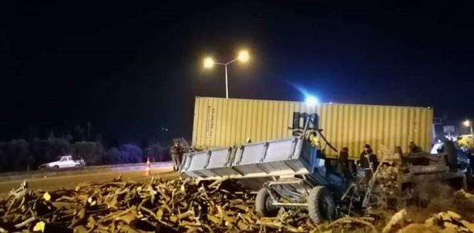 Hatay’da tır, traktöre çarptı, sıkışan sürücü kurtarıldı