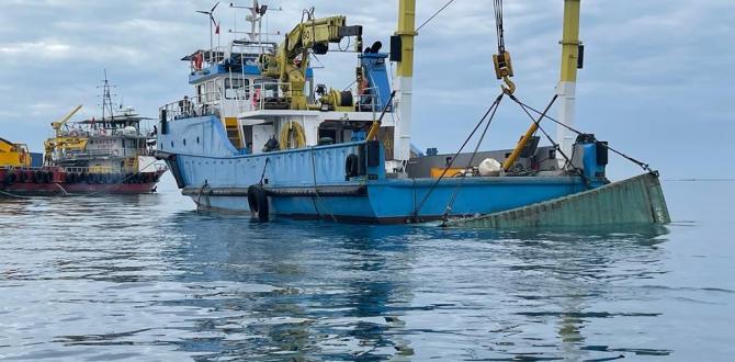 İskenderun Körfezi’nde denize düşen dinamit yüklü konteyner çıkarıldı