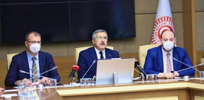 Kolaylı: “İnternet kanunu acilen çıkarılmalı”