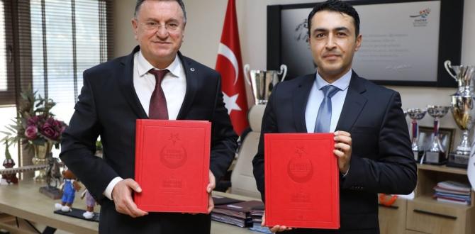 HBB BAŞKANI SAVAŞ’A ANLAMLI HEDİYE