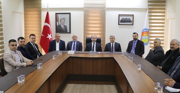 “AK Partililerden Başkan Yılmaz’a tebrik ziyareti”