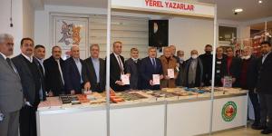 Kırıkhan’da kitap fuarı açıldı    