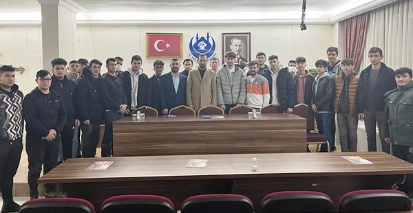 Başkan Yalçın Ülkücü gençliği ağırladı