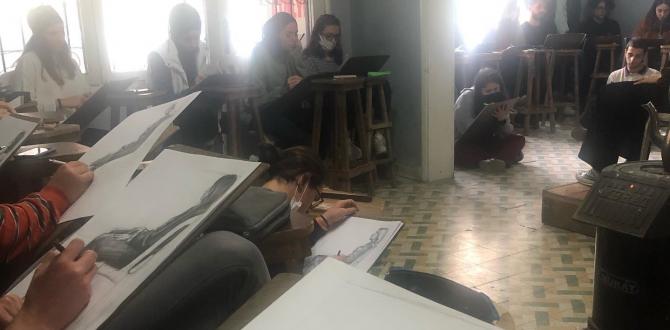 Geleceğin ressamları harıl harıl çalışıyor