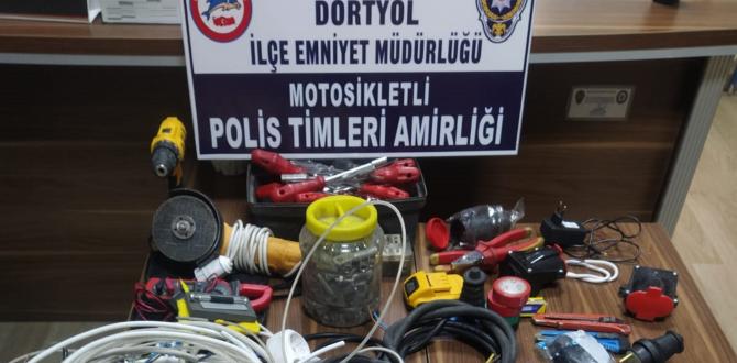 Çaldıkları aletleri çuvalla taşırken yakalandılar