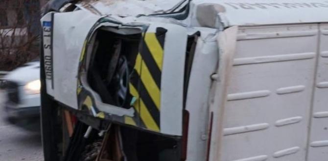 Yolcu otobüsü ile öğrenci servis çarpıştı: 16 yaralı