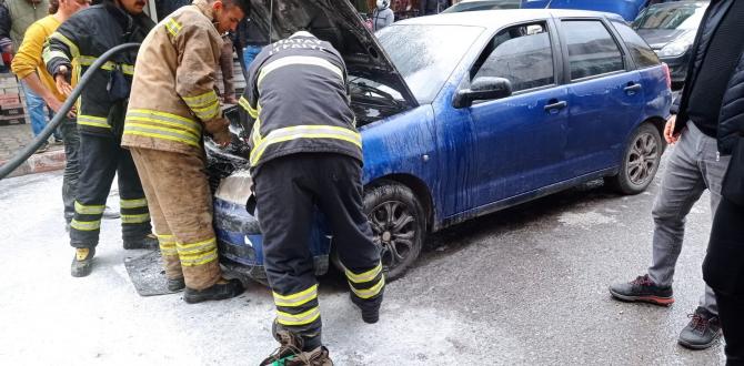 Otomobil seyir halindeyken alev aldı