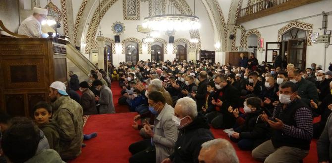 Miraç Kandili dolayısıyla Habib-i Neccar Camii’nde şehitlere dualar edildi