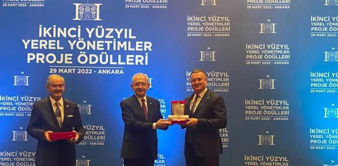 Uluslararası Vizyon Ödülü Lütfü Savaş’ın