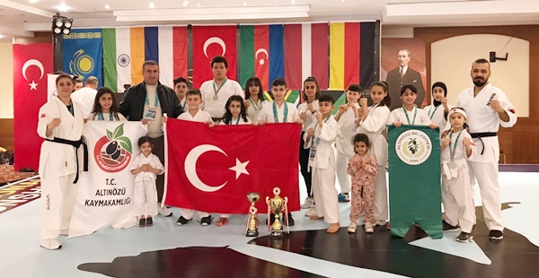 Altınözülü sporcular tarih yazdı