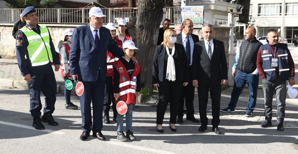 Başkan Yılmaz, “Okul Geçit Görevlisi” seminerine katıldı