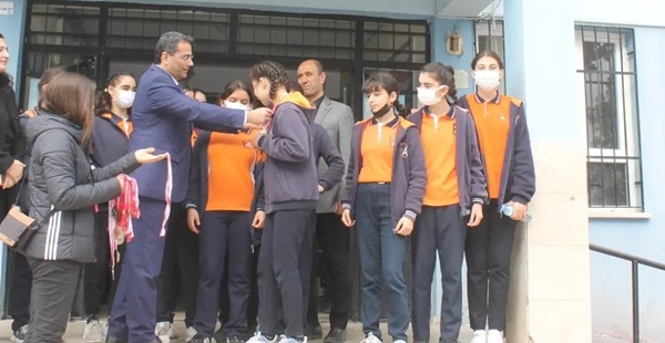 Tecimen başarılı öğrencileri ziyaret etti