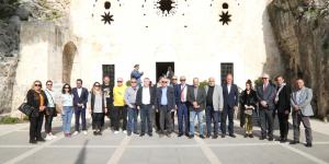 HATAY’A DÜNYANIN HER YERİNDEN İNSAN AKIN EDİYOR