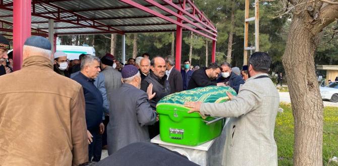 Eşi tarafından öldürülen hemşire Hatay’da toprağa verildi