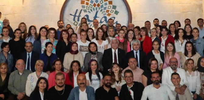 Vali Doğan, Medeniyetler Korosu ile iftar yaptı