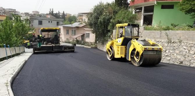 ATATÜRK CADDESİ YENİ YOLUNA KAVUŞUYOR