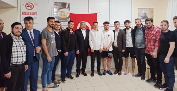 Yayman sahuru öğrencilerle yaptı