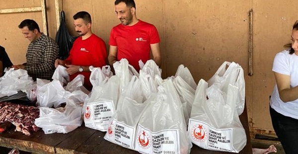 Türkiye Gaziler ve Şehit Aileleri Vakfı’ndan şehitler adına et hayrı