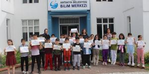 Bilim Merkezi’nde mezuniyet heyecanı yaşandı