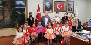 BAŞKAN TOSYALI KONUKLARINI MAKAMINDA AĞIRLADI