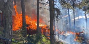 Hatay’da Amanoslar Üçkoz Yaylasında çıkan yangında 5 ev yandı