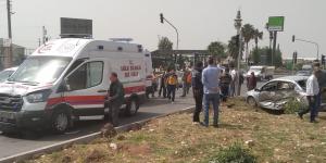 Hatay’da ambulans ile çarpışan otomobilin sürücüsü yaralandı
