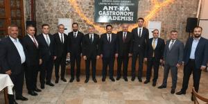 İLLER BANKASI HEYETİ, BELEDİYE BAŞKANLARI İLE İFTARDA BULUŞTU