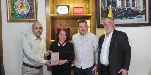 SEÇKİN İLK ŞİİR KİTABINI ÇIKARDI