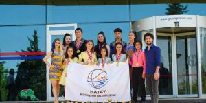 HBB’nin ÇİÇEĞİ BURNUNDA TAKIMINDAN KUPA VE MADALYA ŞOV