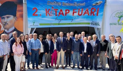 DEFNE BELEDİYESİ 2. KİTAP FUARI AÇILDI