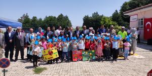 Öğrenciler trafik kurallarını eğitim parkurunda öğreniyor