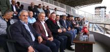 SAVAŞ:  TRİBÜNLER FUTBOLA RENK KATIYOR