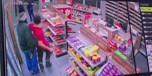 Hatay’da silahlı gasp kamerada