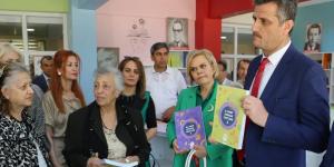 Hatay’da öğrencilere yardımcı kaynak kitapları dağıtıldı