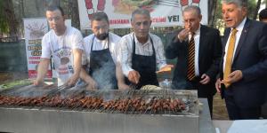 Türk Mutfağı Haftası’nda Kırıkhan’da kuzu ciğer tanıtıldı