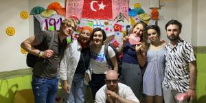 7 FARKLI ÜLKE ÖĞRENCİLERİ ÖNCÜ ÇÖZÜM MERKEZİNDE