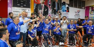 ŞAMPİYON KUPASINA KAVUŞTU