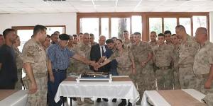 Tosyalı’dan Jandarma teşkilatına pasta sürprizi