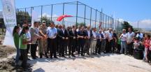 Altınözü’nde 5 mahalleye halı saha kazandırıldı