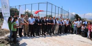 Altınözü’nde 5 mahalleye halı saha kazandırıldı