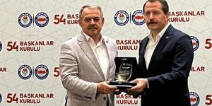 “Bayrakdar’a başarı plaketi”