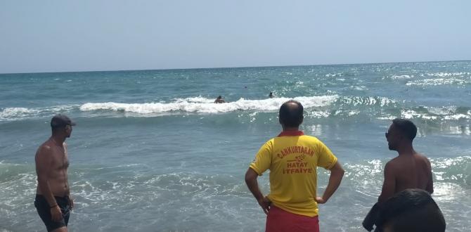 Hatay’da rip akıntısına kapılan vatandaş kurtarıldı