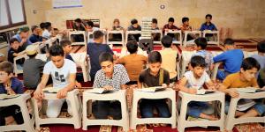 Suriye’deki öğrencilere Kur’an-ı Kerim hediye edildi