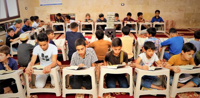 Suriye’deki öğrencilere Kur’an-ı Kerim hediye edildi