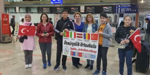 İskenderun Demirçelik Ortaokulu heyeti Letonya’dan döndü