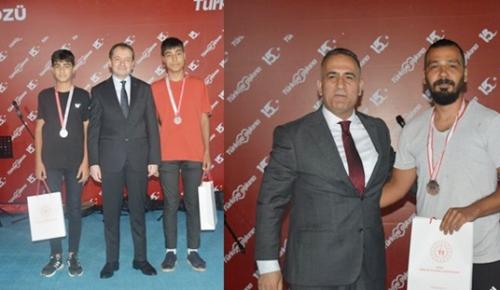 Altınözü’nde dereceye girenler ödüllendirildi